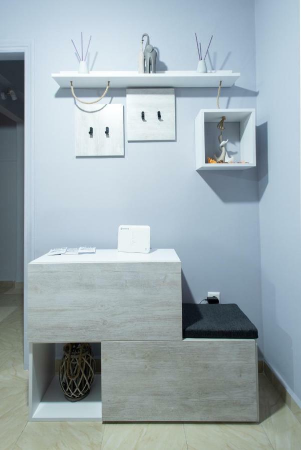 Cozy And Modern Studio Атина Екстериор снимка