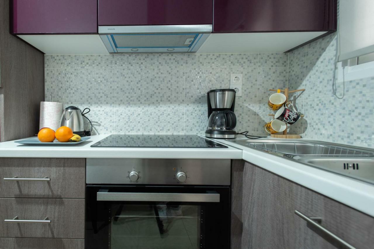 Cozy And Modern Studio Атина Екстериор снимка